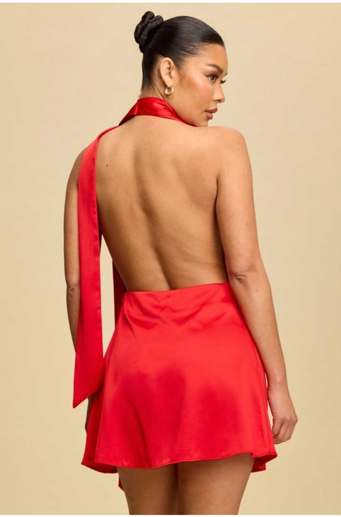 Vestido rojo satinado