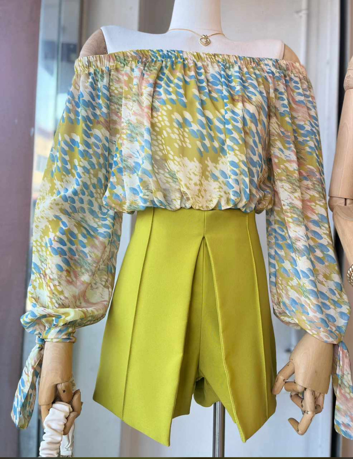 Oliva short